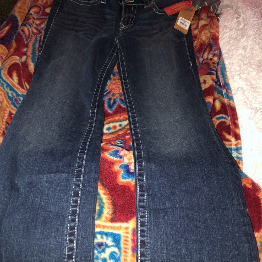 True Religion super stretch straight leg/flip jeans are woman’s Size 31/NWT - Picture 5 of 5